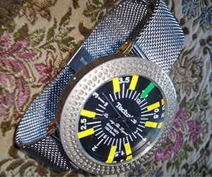 MESH SLIDE(メッシュ スライド)とテクニクス オリジナルスピン時計を組み合わせたお客様