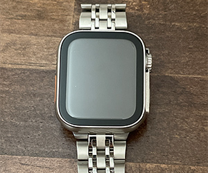 アップルウォッチ series5と片開き7連ステンレスベルト を組み合わせたお客様